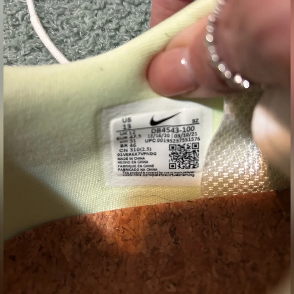 Nike Men's Sz 13 White and Tan Cork Golf Shoes - Picture 4 of 5